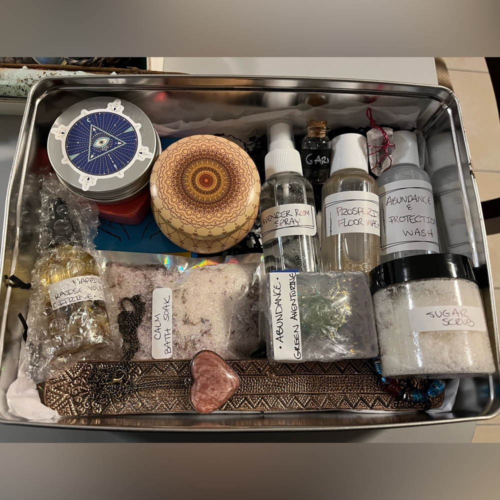 Mystery Witchy Box 📦